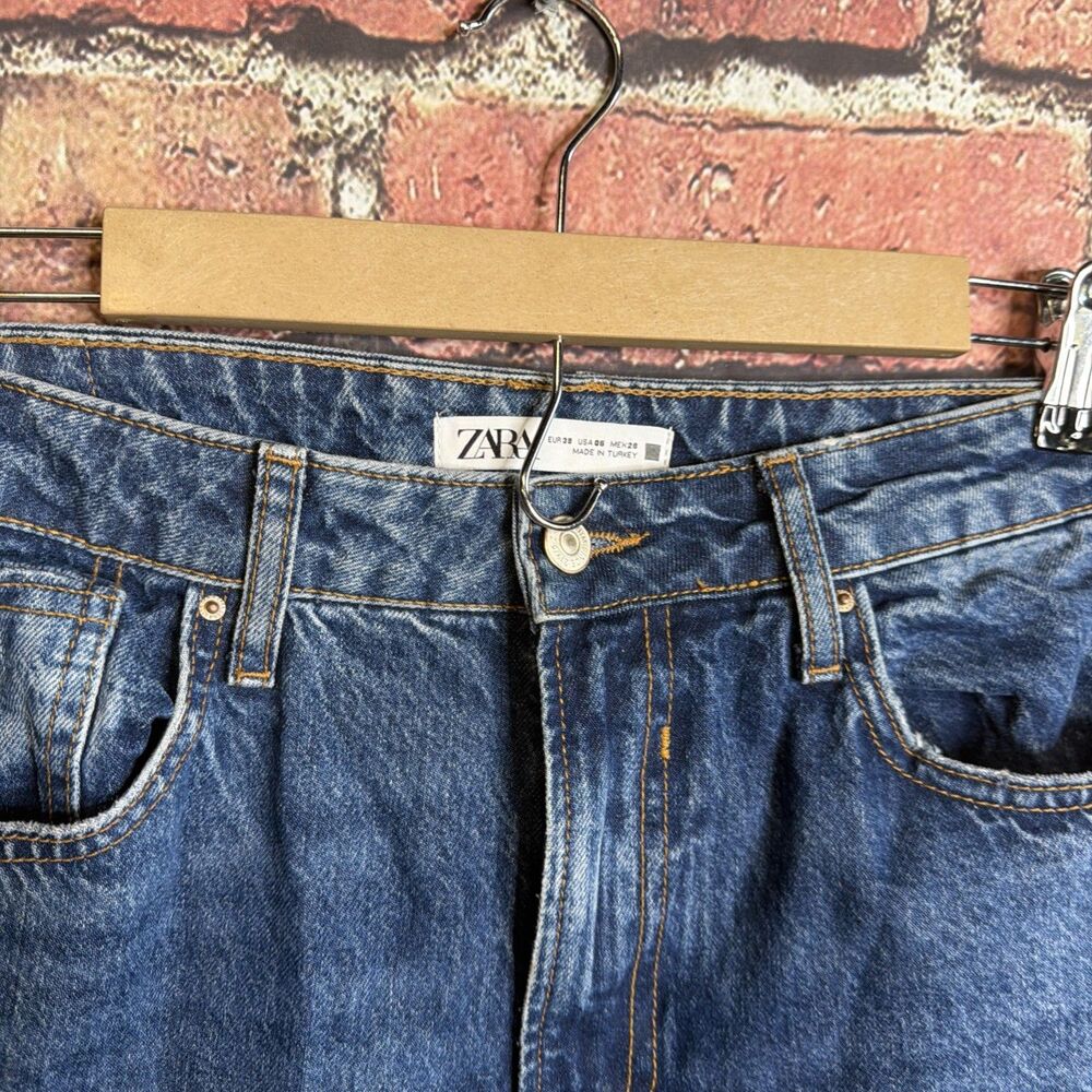 Zara Womens Mid-Rise Straight Jeans Raw Hem Size 6 Blue - Picture 2 of 5